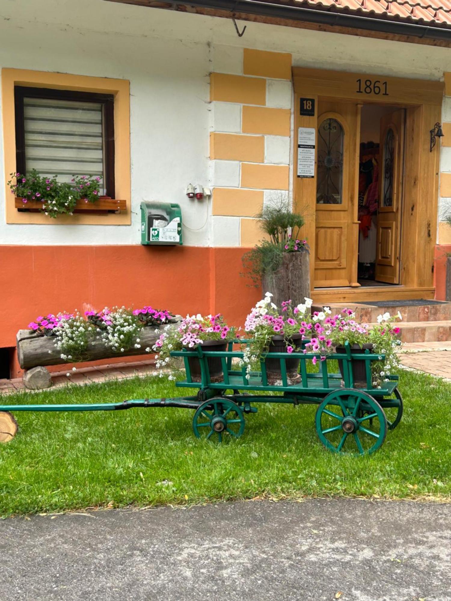 Tourist Farm Gradisnik Apartment โซลกาวา ภายนอก รูปภาพ