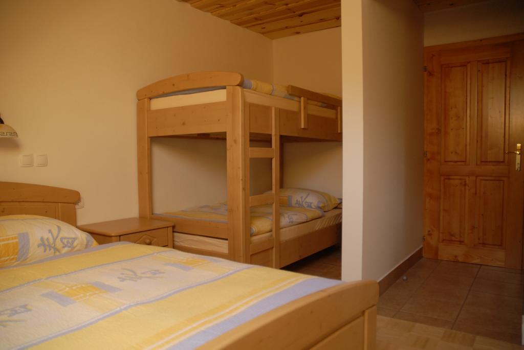 Tourist Farm Gradisnik Apartment โซลกาวา ภายนอก รูปภาพ
