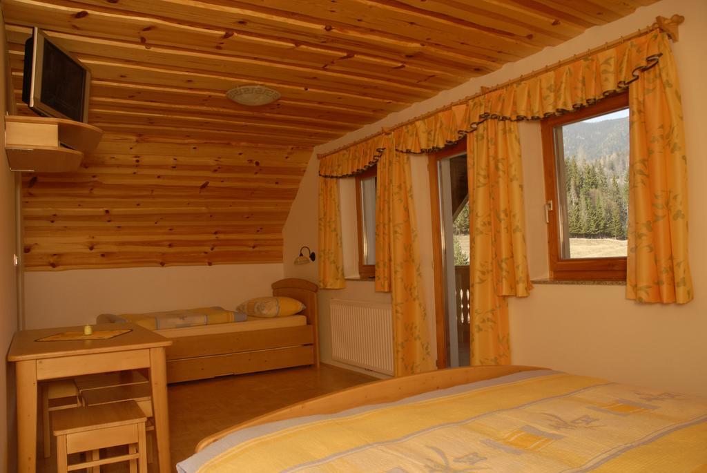 Tourist Farm Gradisnik Apartment โซลกาวา ภายนอก รูปภาพ
